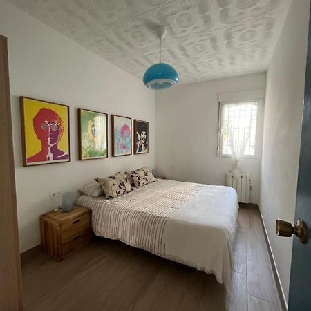 Modernized 3-Bedroom Flat 500M To The Beach Валенсія Екстер'єр фото