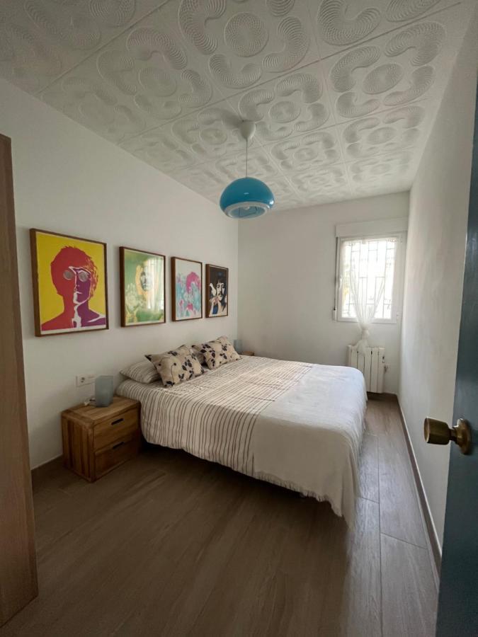 Modernized 3-Bedroom Flat 500M To The Beach Валенсія Екстер'єр фото